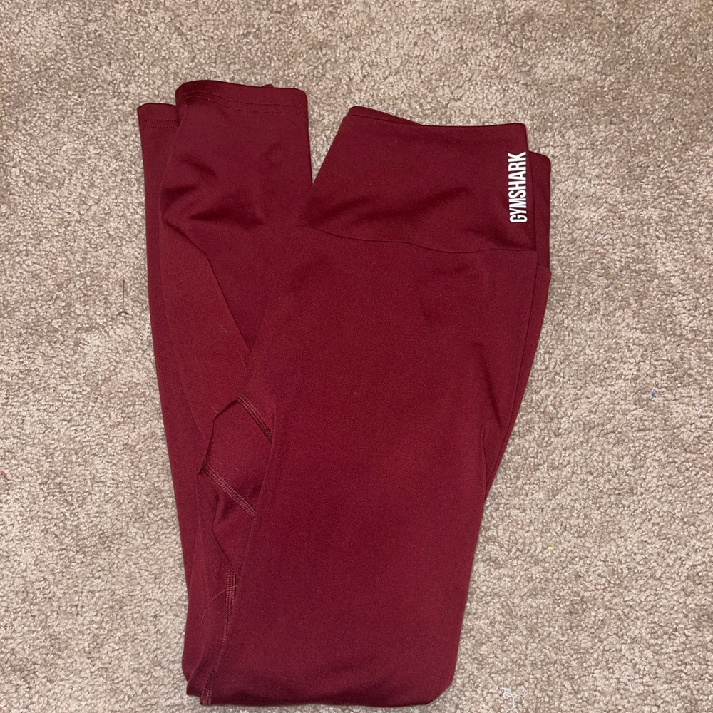 Gym shark leggings